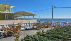 Cafemiz ve Deniz Manzarası
