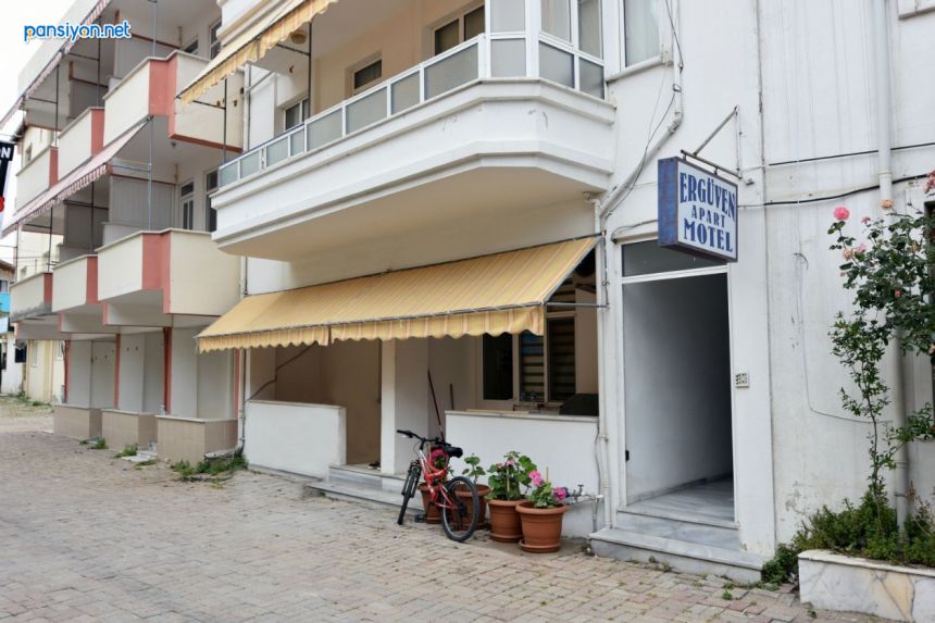 Ergüven Apart