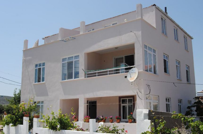 Begüm Apart