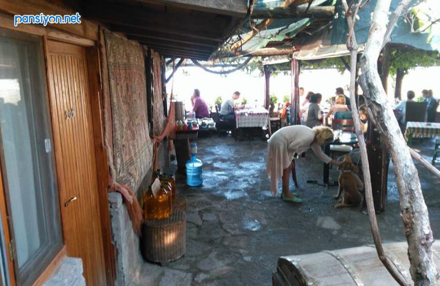 Assos Taşlı Köşk