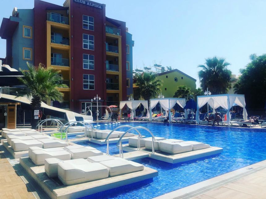 Club Alpina Apart Otel