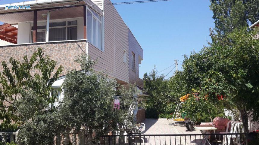 Şakrak Pansiyon