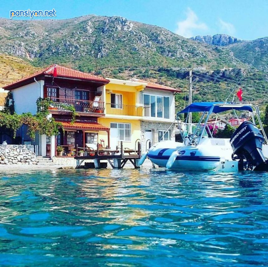 Derin Mavi Suit Butik Otel