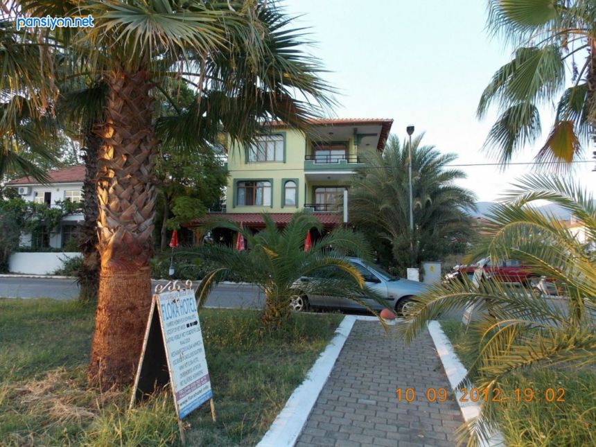 Flora Hotel