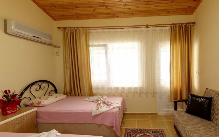 Demet Apart