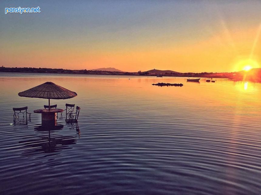 Mola Glamping