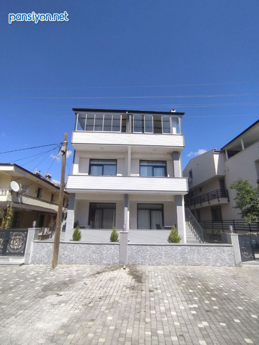 Şahin Apart